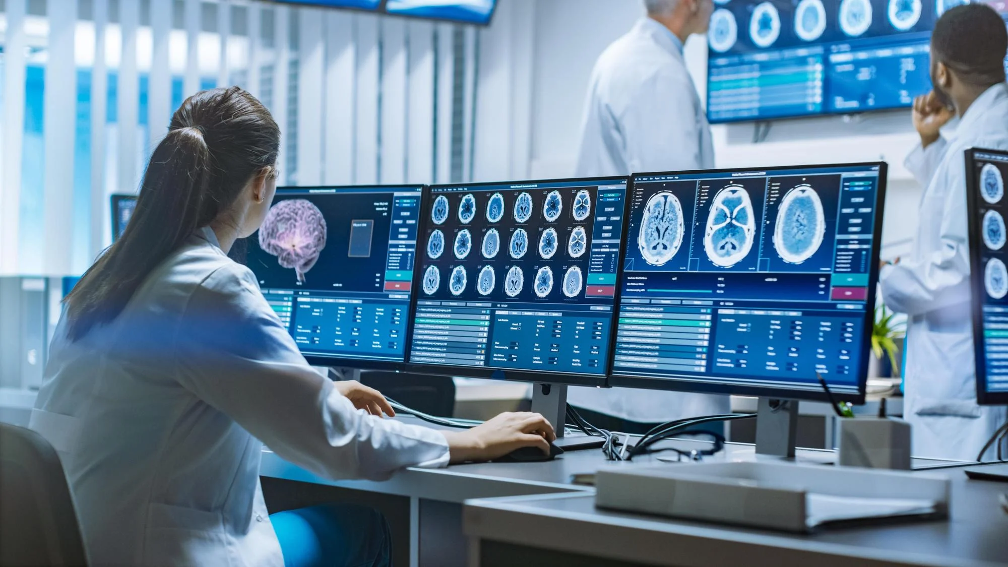 CrelioHealth laboratory software background